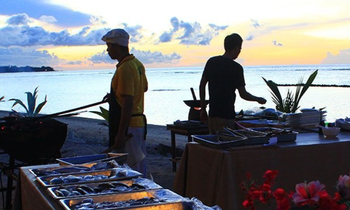 Hans Reef Beach Bar & Grill